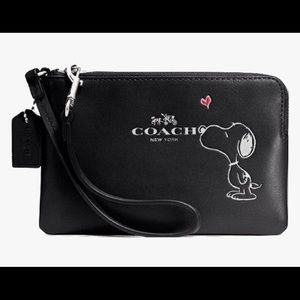 Coach X Peanuts Snoopy Wristlet